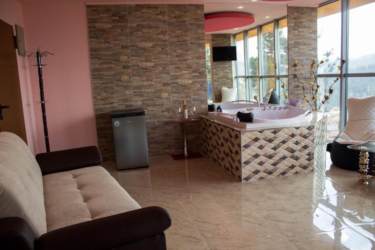 Safi Hotel Dospat Exterior photo